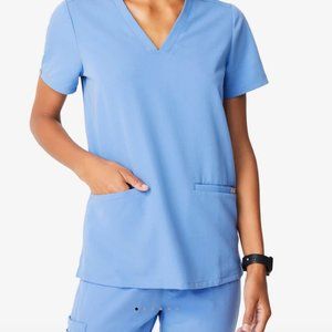 FIGS  Scrub Set, Casma™ Three-Pocket Scrub Top & FIGS Yola™ Skinny Scrub Pants
